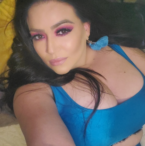 Meet your Posher, Jessica - Picture 3 of 3